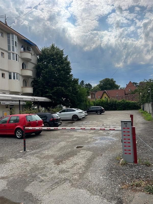 Parking — City Point Apartment, stan na dan Banja Luka